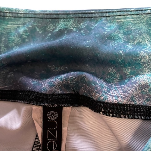 Onzie Limited edition size S/M Preowned activewear leggings Capri - Picture 5 of 6